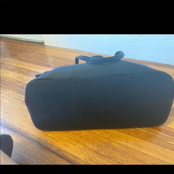 Michael Kors Jet Set Tote Bag - Picture 7 of 9